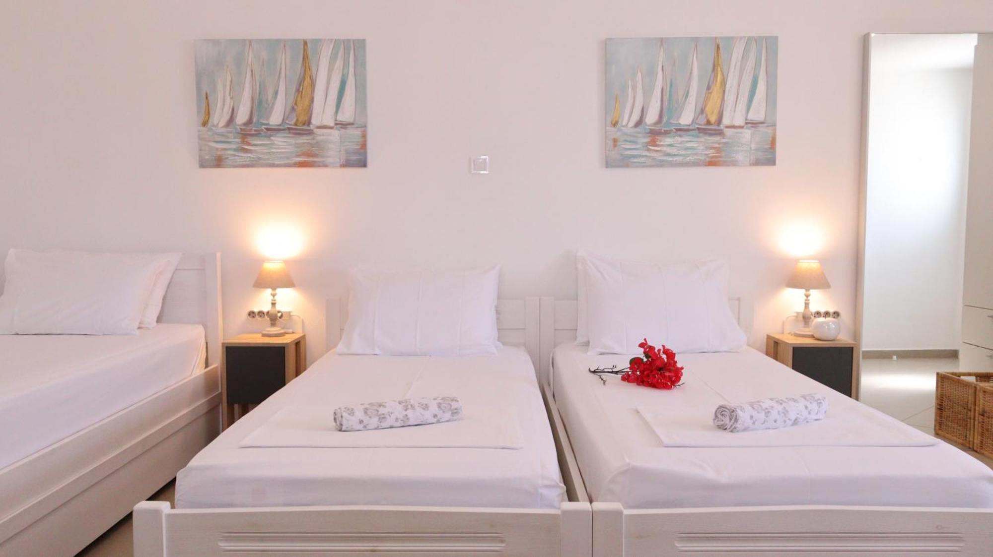 Lemon Tree Maisonette - Naoussa Paros ภายนอก รูปภาพ