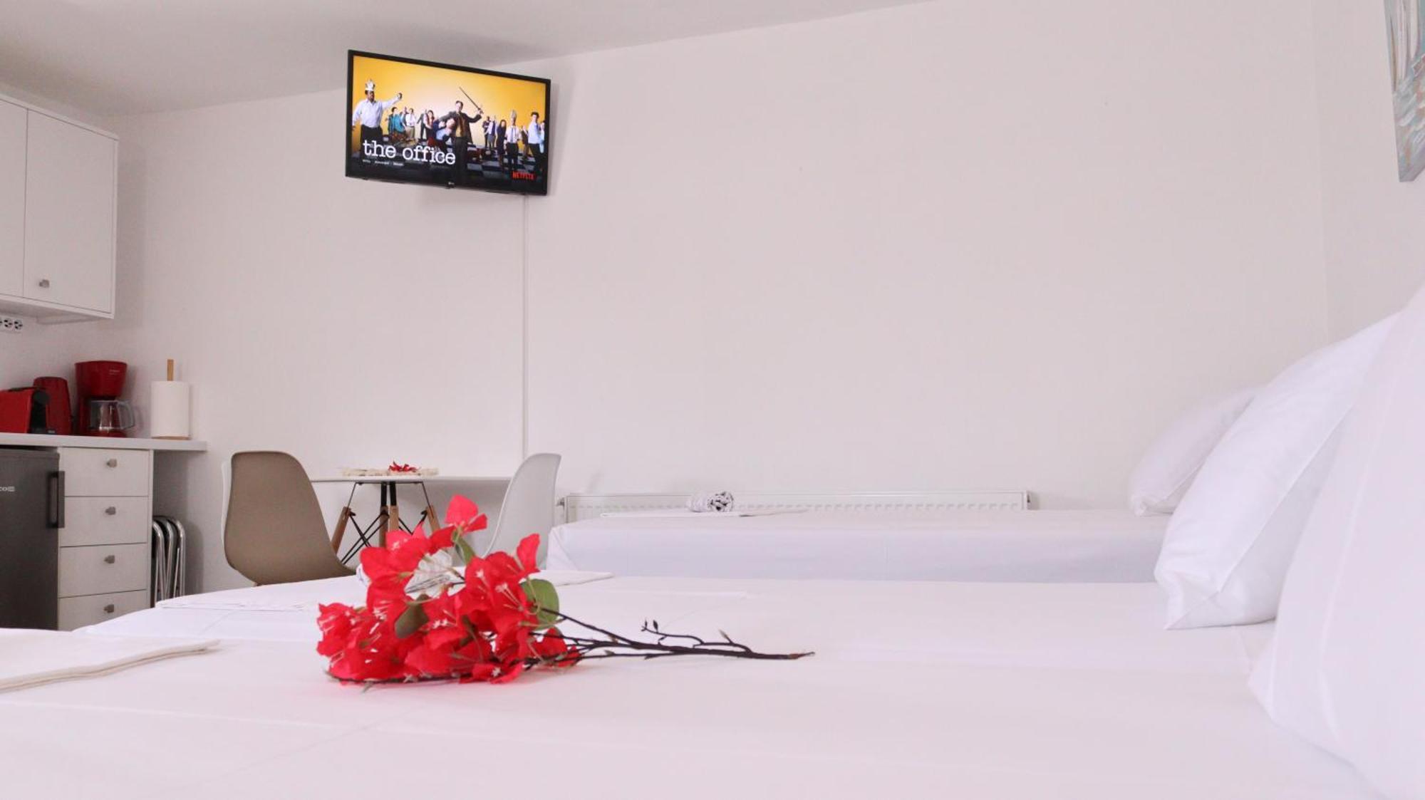 Lemon Tree Maisonette - Naoussa Paros ภายนอก รูปภาพ