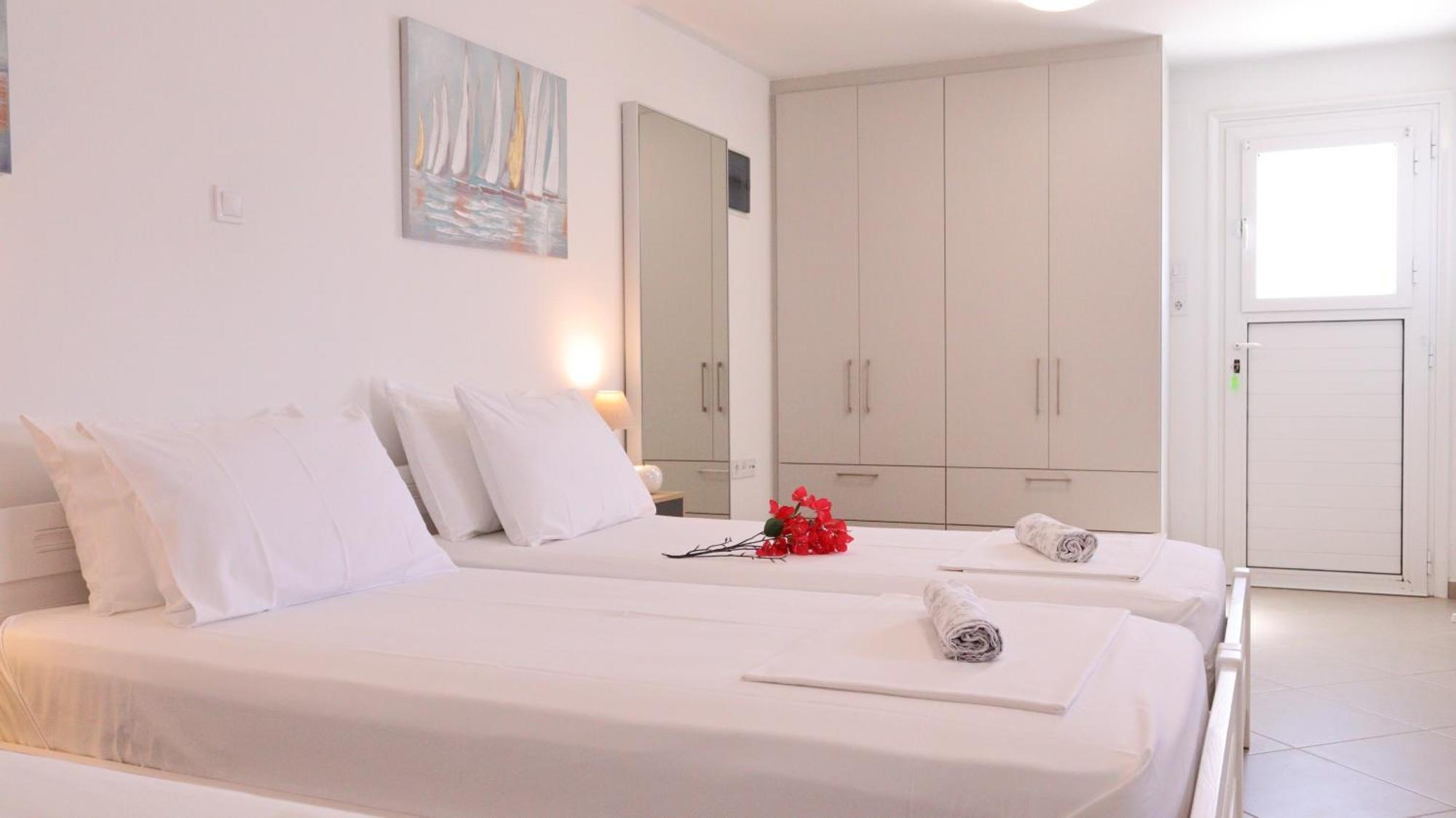 Lemon Tree Maisonette - Naoussa Paros ภายนอก รูปภาพ