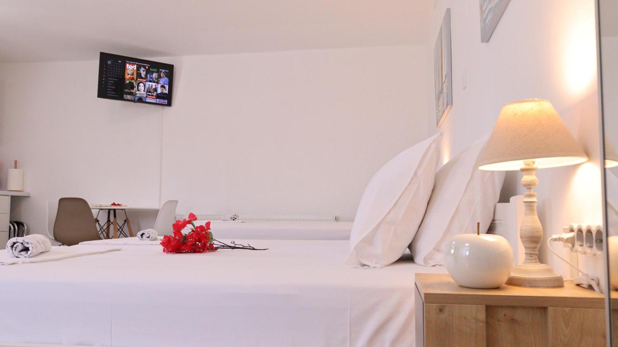 Lemon Tree Maisonette - Naoussa Paros ภายนอก รูปภาพ
